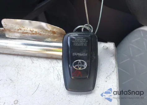 2022 Toyota Rav4 Xle z USA, uszkodzony, nr VIN 2T3W1RFV5NW230134